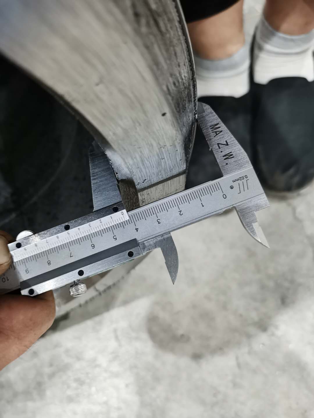 深孔鉆鏜床4.3米長的工件，內(nèi)孔直徑359mm  出口壁厚差1.5mm